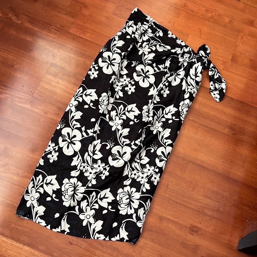 ROUNDY BAY COVER UP